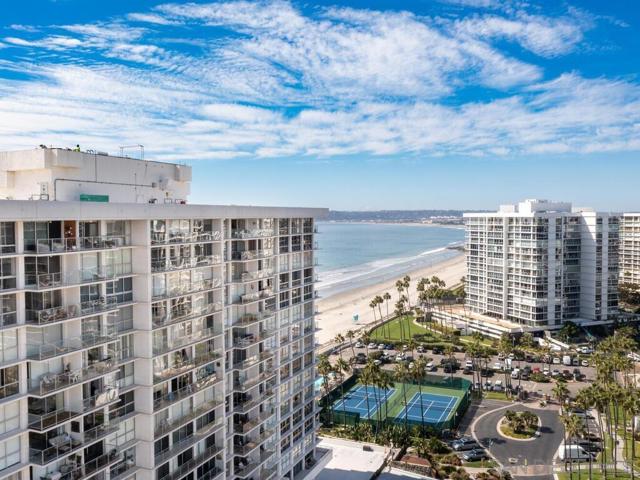 1830 Avenida Del Mundo, Coronado CA: https://media.crmls.org/mediaz/808b5ed0-dd2d-48d6-9edc-56f347884052.jpg