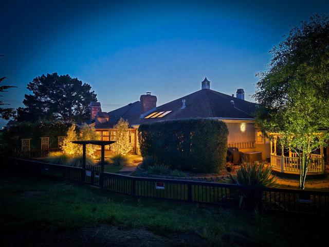 431 Burning Tree Court, Half Moon Bay CA: https://media.crmls.org/mediaz/808b6e41-79ae-4e59-917d-1c2126959a24.jpg