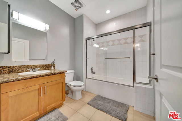 4821 Bakman Avenue, 403 photo 9