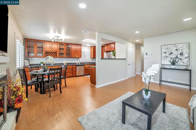 389 James St, Livermore CA: https://media.crmls.org/mediaz/808beb8c-0a4c-459a-a951-cd5da45ecd67.jpg