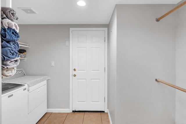 2357 N Rock Creek Drive, Los Banos CA: https://media.crmls.org/mediaz/808c8b58-c100-4fbd-982f-9ea069109161.jpg