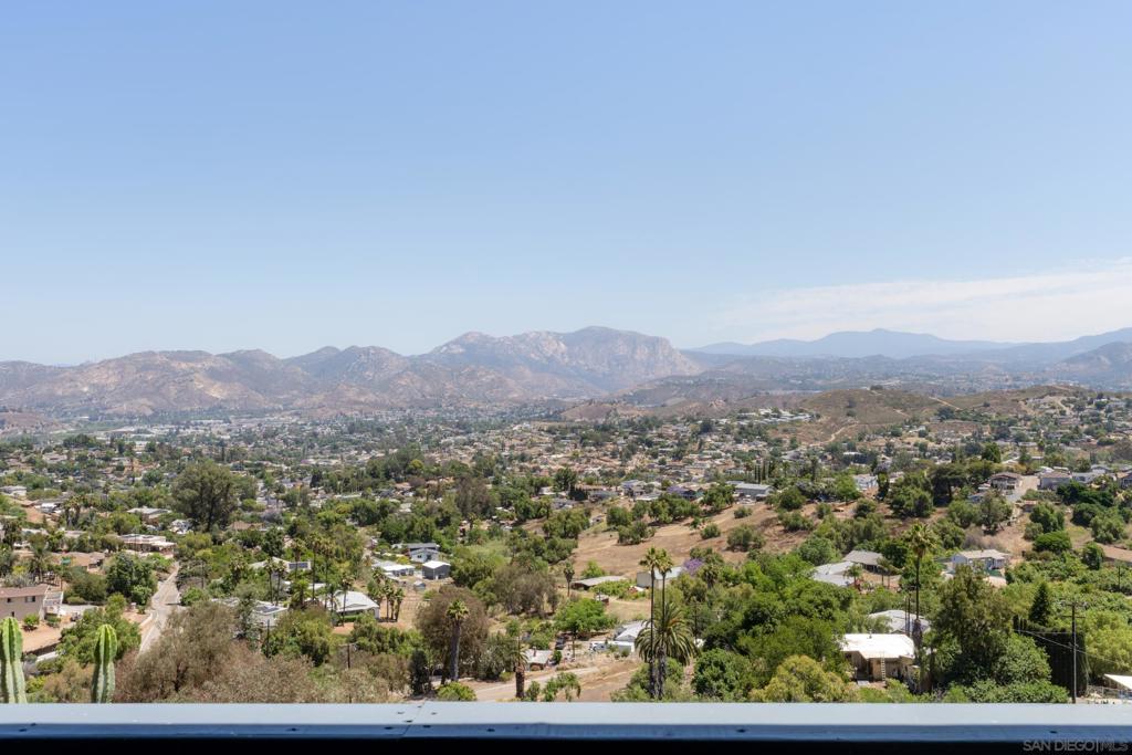 https://media.crmls.org/mediaz/808cbebc-067b-4c14-9983-0167d8892eaf.jpg?preset=X-Large