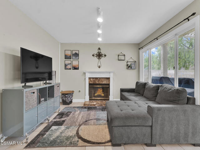 13100 View Mesa Street, Moorpark CA: https://media.crmls.org/mediaz/808ced2b-d8c1-4ce0-bb7f-77380709722a.jpg