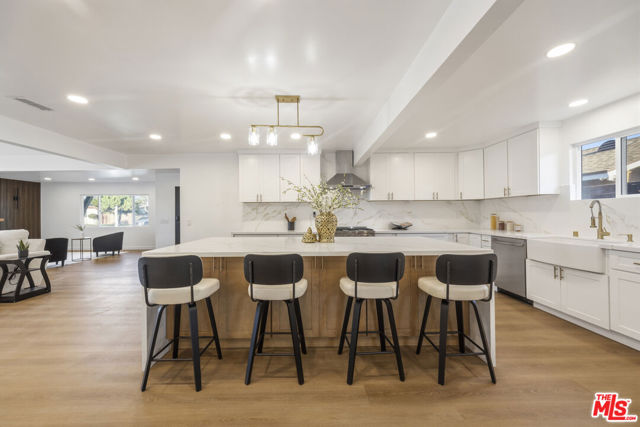 Image 9 of 70 For 19203 Galway Avenue