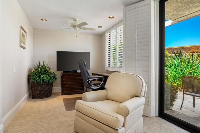 6 Oxford Court, Rancho Mirage CA: https://media.crmls.org/mediaz/808e646b-35a6-459d-b4b5-d0e0ccc30f6c.jpg