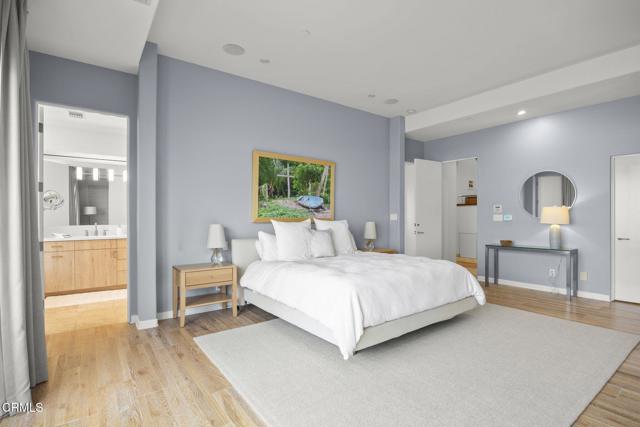 815 Mandalay Beach Road, Oxnard CA: https://media.crmls.org/mediaz/808f333f-d6dd-4bb6-a142-5f409ea3ffcb.jpg