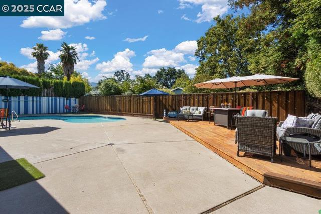 5494 Haussner Dr, Concord CA: https://media.crmls.org/mediaz/808f5c30-0351-44a5-a4cf-0253fc89272f.jpg