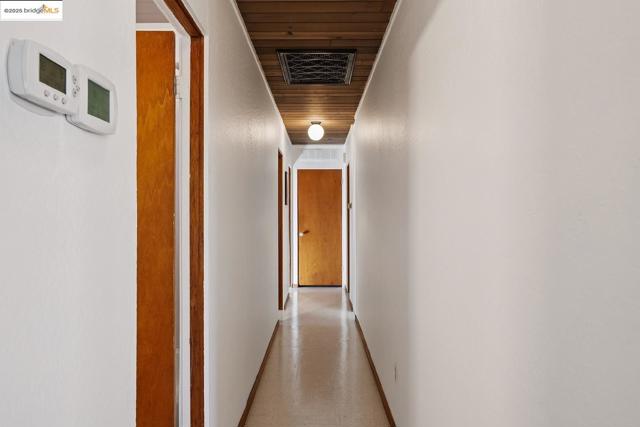 4020 Salem ST, Concord CA: https://media.crmls.org/mediaz/808f634f-8ce5-47b4-822b-3546b3801a09.jpg