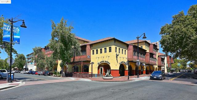 2343 Almond Ave, Concord CA: https://media.crmls.org/mediaz/808f8bb1-ddff-4a70-b048-dea1ed8430e1.jpg