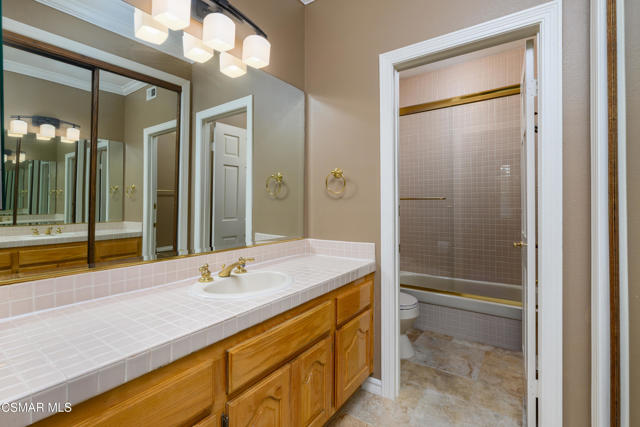 29515 Weeping Willow Drive, Agoura Hills CA: https://media.crmls.org/mediaz/808f8dce-aacd-41a1-b94e-ad52b33e1bb6.jpg