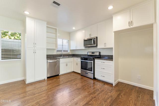 Detail Gallery Image 5 of 34 For 420 Violet Ave #C,  Monrovia,  CA 91016 - 2 Beds | 2 Baths