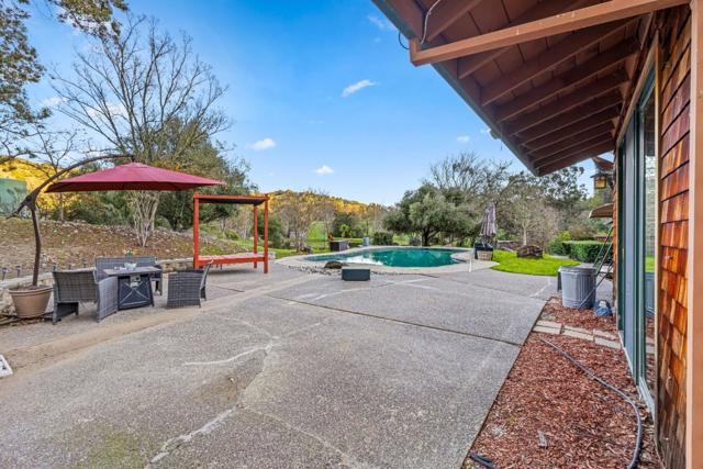 6915 Redwood Retreat Road, Gilroy CA: https://media.crmls.org/mediaz/808fd47c-e672-4f01-8a96-2ba376fb3c2e.jpg