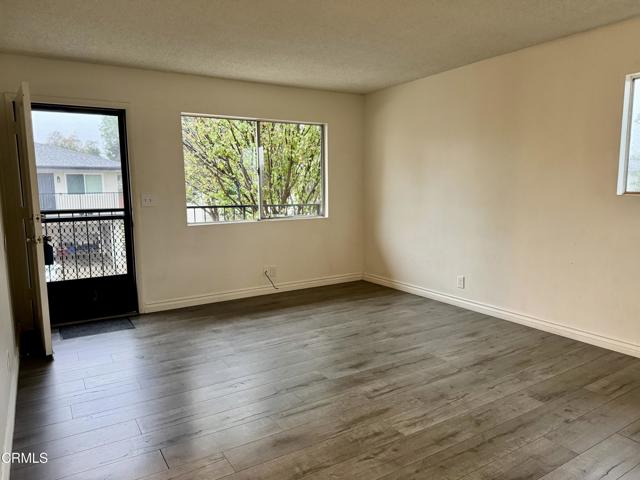 Detail Gallery Image 2 of 9 For 1246 Acadia Pl, Ventura,  CA 93003 - 2 Beds | 1 Baths