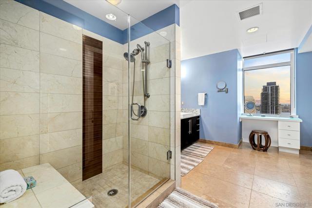 Image 39 of 60 For 1262 Kettner Blvd  3202