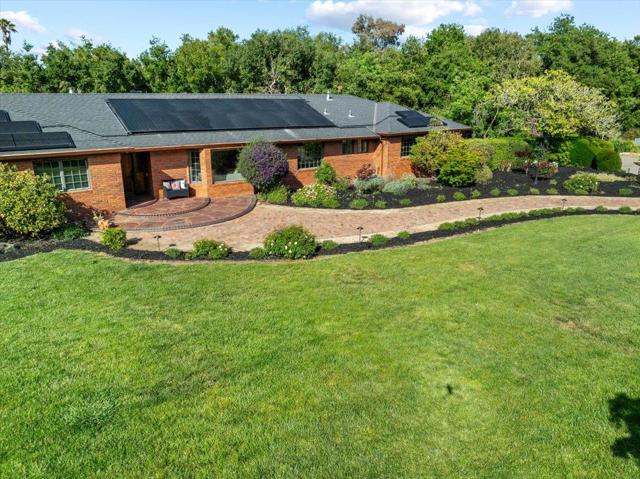 20811 Norada Court, Saratoga CA: https://media.crmls.org/mediaz/80907ff7-4d95-40d6-84e8-bea5b91c322c.jpg