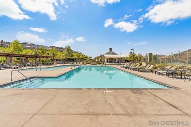 35805 Shetland Hills E, Fallbrook CA: https://media.crmls.org/mediaz/8090ccee-78a7-4977-932a-684a6f93c95e.jpg
