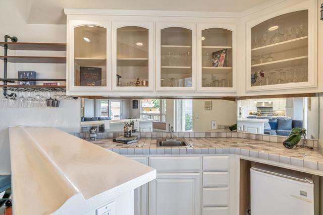 25061 Hidden Mesa Court, Monterey CA: https://media.crmls.org/mediaz/8091ce53-061f-460c-bdd4-4c385549bd58.jpg