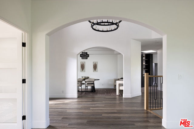 28902 Verde Mesa Lane, Malibu CA: https://media.crmls.org/mediaz/80922334-de85-4fce-8e29-2098df30c133.jpg
