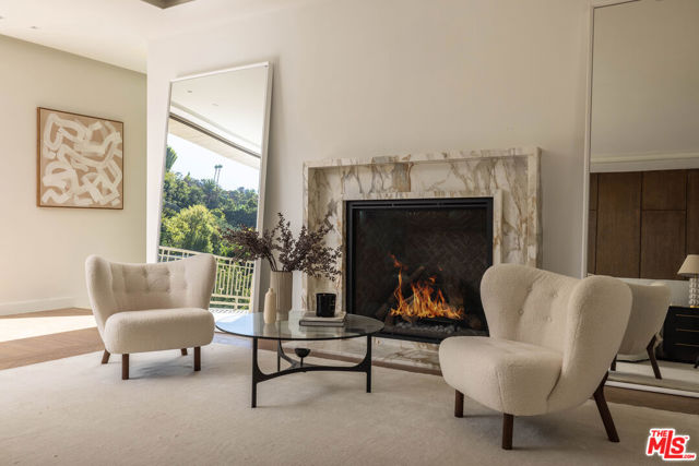 Image 18 of 26 For 1395 Doheny Drive