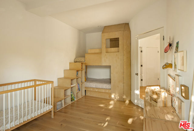 21960 Cereza Way, Topanga CA: https://media.crmls.org/mediaz/80925abb-4ec0-434b-b75b-5462c81a0d33.jpg