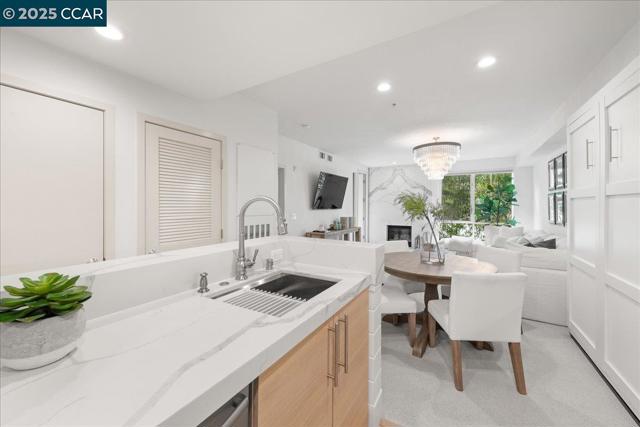 1655 N California, Walnut Creek CA: https://media.crmls.org/mediaz/8092a6ef-5f7c-4e61-98f9-a01d1bfd4f27.jpg