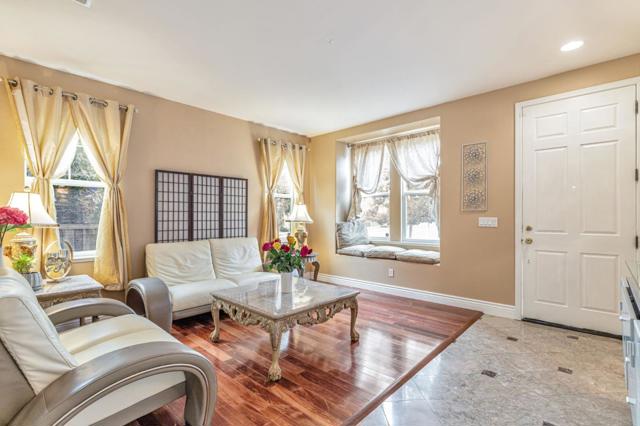 9632 Cherrywood Court, Gilroy CA: https://media.crmls.org/mediaz/80936431-f0f2-4d3c-a815-326c22843c6b.jpg