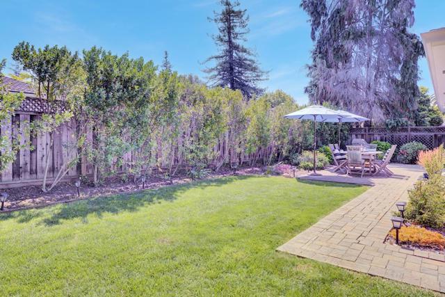 192 Oak Court, Menlo Park CA: https://media.crmls.org/mediaz/80939e16-522d-442a-be2f-31f136a1c4ec.jpg