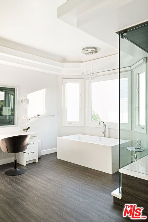 5325 Collingwood Circle, Calabasas CA: https://media.crmls.org/mediaz/8093c504-fc55-4527-8201-0d64c1628834.jpg
