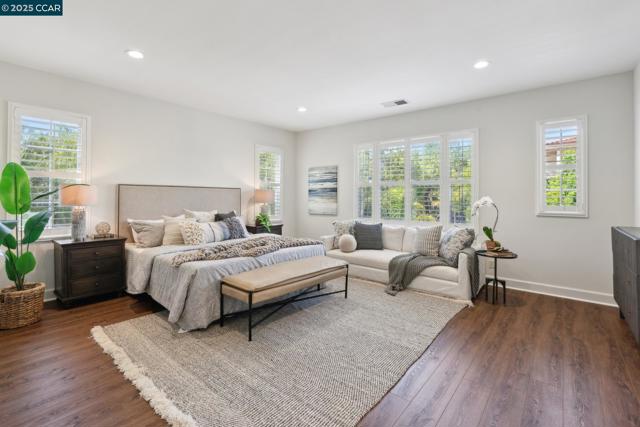 492 Calico Ct, San Ramon CA: https://media.crmls.org/mediaz/80946702-3d95-46f8-a141-7ad7dc127e21.jpg