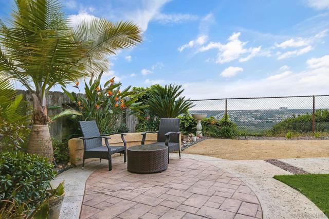 7560 Windy Ridge Rd, San Diego CA: https://media.crmls.org/mediaz/8095019f-96a5-45b9-a5ba-a261e55a7913.jpg