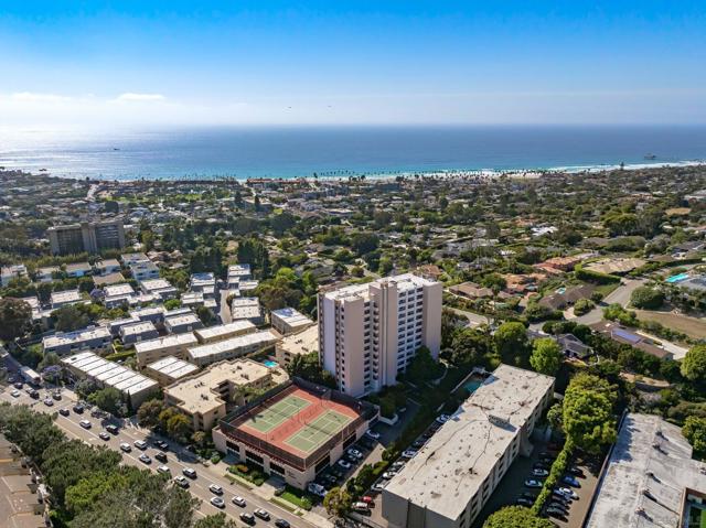 2500 Torrey Pines Rd, La Jolla CA: https://media.crmls.org/mediaz/80953b52-2353-4488-afec-b4b80ed14d41.jpg