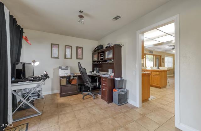 Detail Gallery Image 11 of 70 For 652 Stonebrook St, Simi Valley,  CA 93065 - 4 Beds | 2/1 Baths