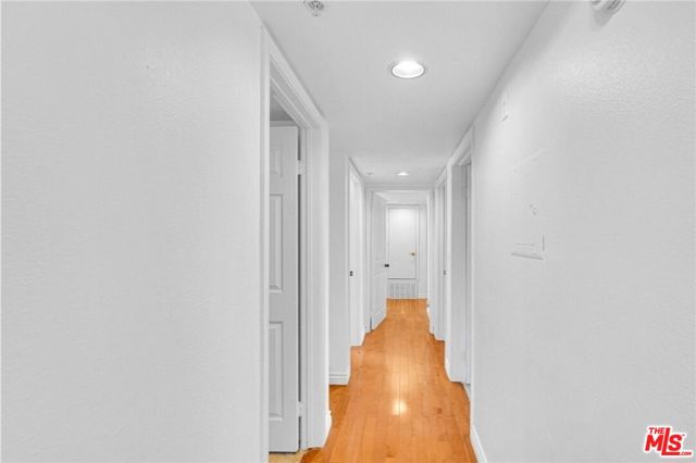 108 W Maple Street, Glendale CA: https://media.crmls.org/mediaz/80966bb1-b026-41ba-b554-674d69d160b1.jpg