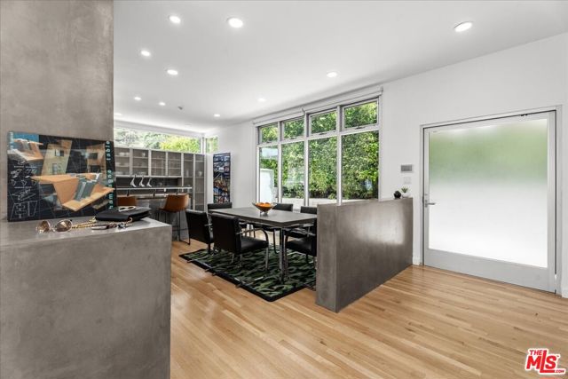 3567 Woodcliff Road, Sherman Oaks CA: https://media.crmls.org/mediaz/8096d9c2-1797-4c2a-9eb5-d4b26d6851b2.jpg