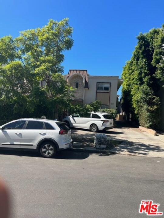 1921 Pelham Avenue, Los Angeles CA: https://media.crmls.org/mediaz/80972cdc-8003-4ec1-b0cc-dffc95112693.jpg