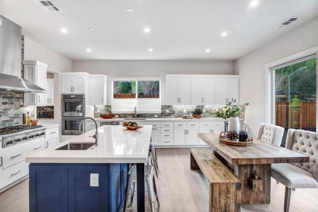 100 Waterstone Court, Napa CA: https://media.crmls.org/mediaz/80976592-a333-4479-a8bd-1bb60a95d223.jpg