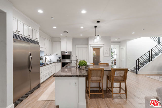 22499 Leaf Spring Court, Santa Clarita CA: https://media.crmls.org/mediaz/80976a42-49ac-4bbf-9d20-05024fa82c1d.jpg