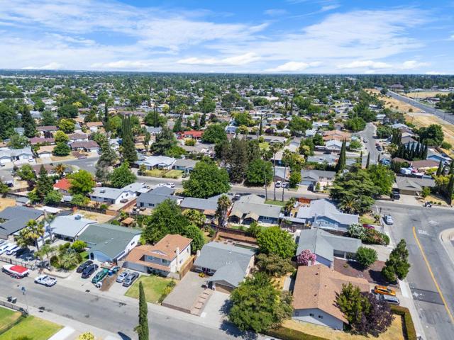 4165 Ernestine Way, North Highlands CA: https://media.crmls.org/mediaz/809811b3-f36f-47de-9533-83f798522349.jpg