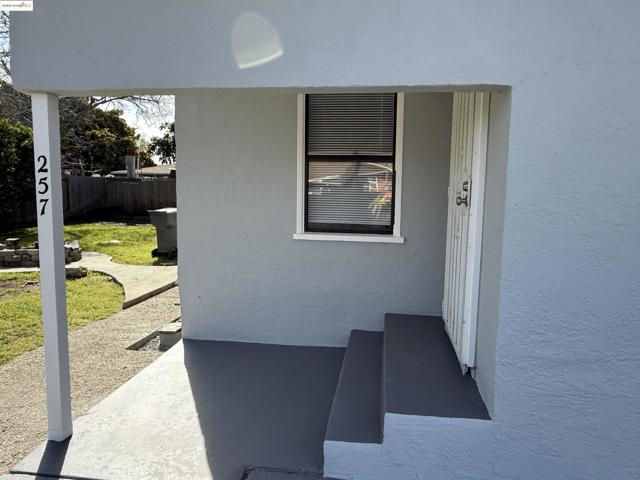 257 Smalley Ave, Hayward CA: https://media.crmls.org/mediaz/809861a1-c3e1-4dc5-a4e6-0163a48fe03a.jpg