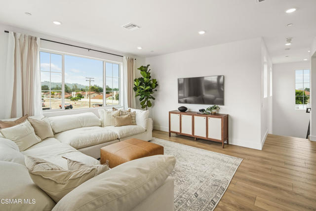 4833 E Beltramo Ranch Road, Moorpark CA: https://media.crmls.org/mediaz/80986e5d-7f5e-46de-b855-6060331806f8.jpg