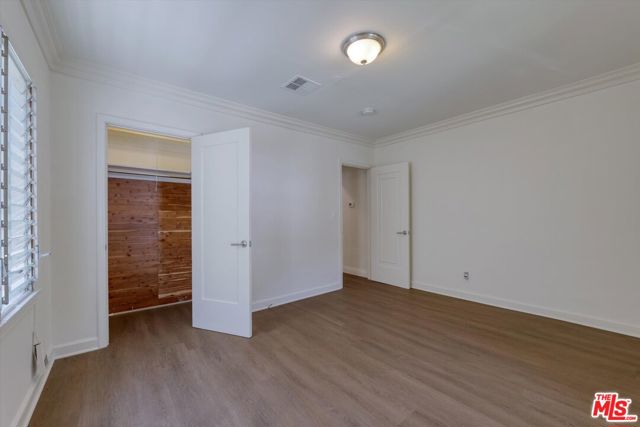 859 S Le Doux Road, Los Angeles CA: https://media.crmls.org/mediaz/80995960-3ca0-4ba5-a802-3be51a1b6d78.jpg