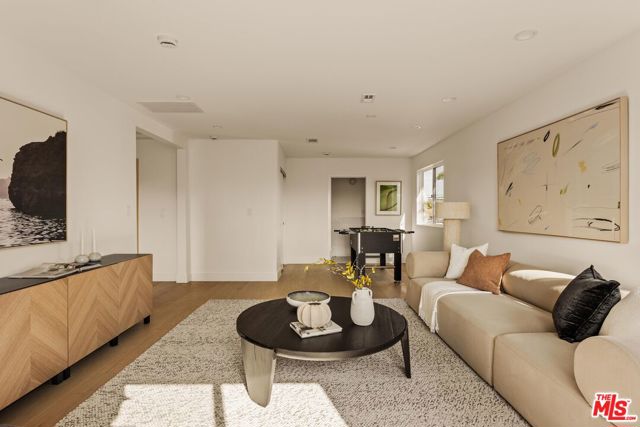 4626 Berryman Avenue, Culver City CA: https://media.crmls.org/mediaz/8099b11d-d9bb-4764-b32d-eafa27966ff3.jpg