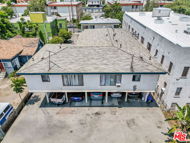 4412 Lockwood Avenue, Los Angeles CA: https://media.crmls.org/mediaz/809a6761-a5ab-48c9-9369-5a77f2150221.jpg