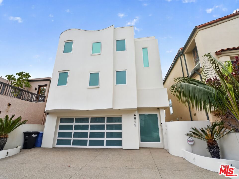 4015 Ocean Drive
