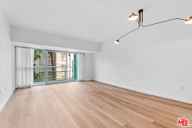 13700 MARINA POINTE Drive, Marina del Rey CA: https://media.crmls.org/mediaz/809b2bec-daaf-4b12-bd31-c0a8c2790ec9.jpg