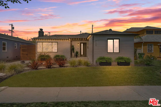 3625 Somerset Drive, Los Angeles CA: https://media.crmls.org/mediaz/809b8450-7ddd-4fd7-ae0f-88683686ef05.jpg