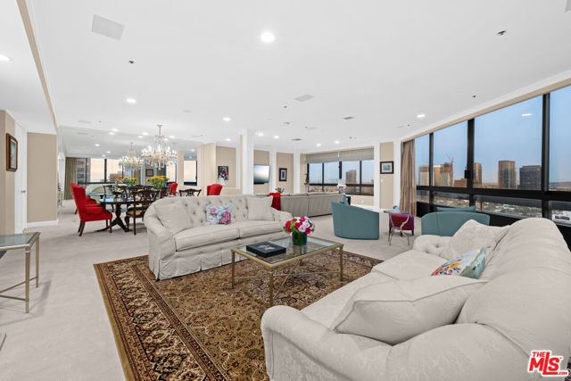 10430 Wilshire Boulevard, Los Angeles CA: https://media.crmls.org/mediaz/809cea67-fc0b-4d3b-ae6d-038dce89d09a.jpg