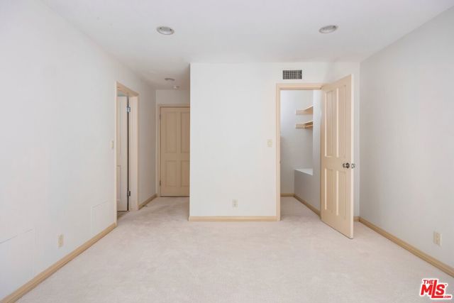2562 Mandeville Canyon Road, Los Angeles CA: https://media.crmls.org/mediaz/809df7fd-eef1-437d-bd16-0e4503996907.jpg