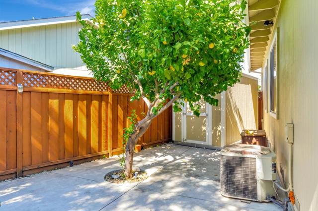 1206 Sycamore Court, Gilroy CA: https://media.crmls.org/mediaz/809e1a5b-9c03-46d0-b268-a70d27430daa.jpg