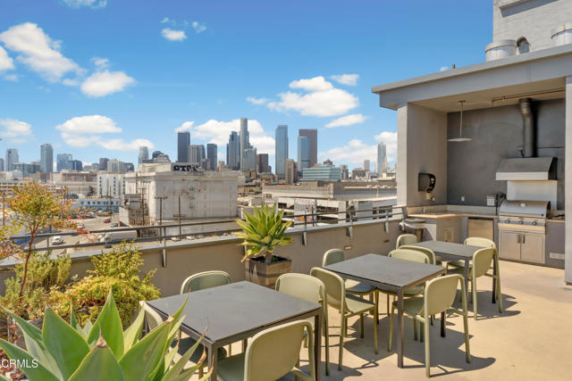 Detail Gallery Image 1 of 30 For 825 E 4th St #409,  Los Angeles,  CA 90013 - 1 Beds | 1 Baths